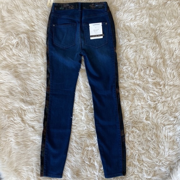 Anthropologie Pilcro High Rise Floral Contrast Skinny Jean - Picture 13 of 13